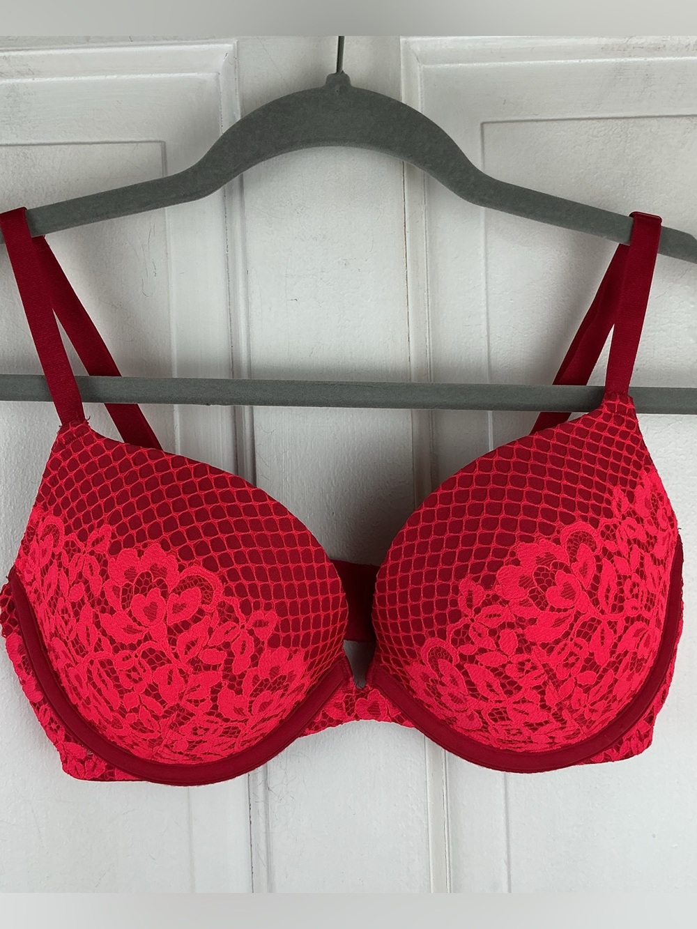 Victoria's Secret Very Sexy Red Lace Push up Bra 34D